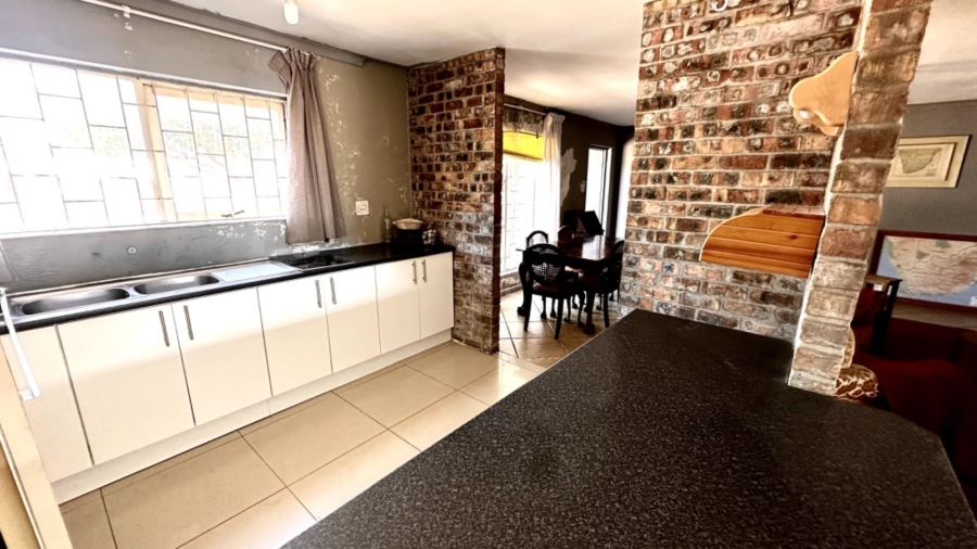 4 Bedroom Property for Sale in Sybrand Park Western Cape
